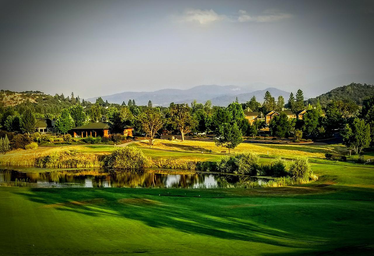 Resort At Eagle Point Golf Club Lodging Exterior foto