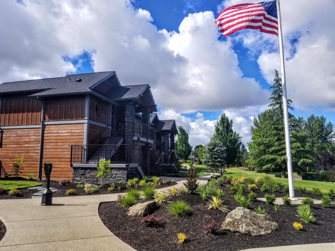 Resort At Eagle Point Golf Club Lodging Exterior foto